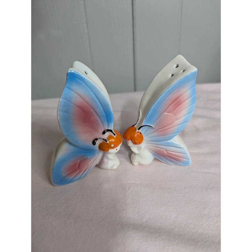 Beautiful BUTTERFLY Pixie‎ people pair Salt and Pepper shakers